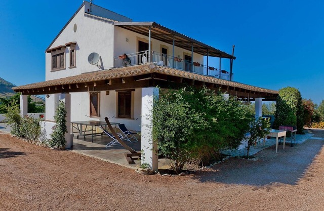 Holiday Home with pool, Sicily