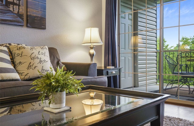 Holiday Ridge Retreat Duo | Holiday Hills Branson | Golf Resort | Outdoor Pools