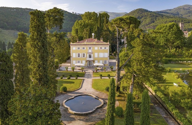 holiday vacation large luxury villa rental italy, tuscany, near lucca, pool, view, wi-fi, air conditioning, chef service