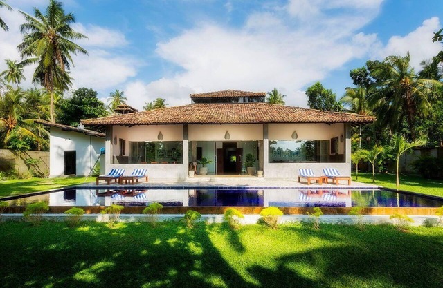 Holiday villa "Gangananda" with infinity pool