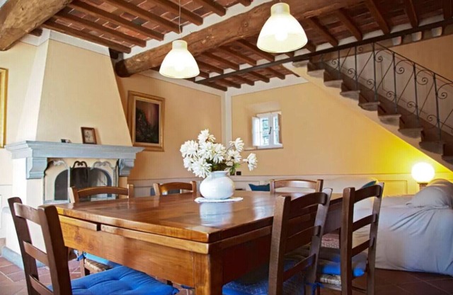 Holidayhome Petra - Rustic Tuscan house with pool and view 5 minutes from Lucca