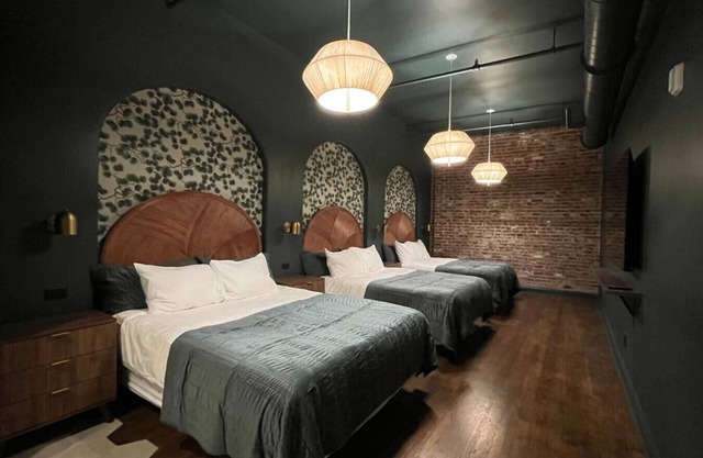 Hollyhock Suite 504: 1 bed/1 bath