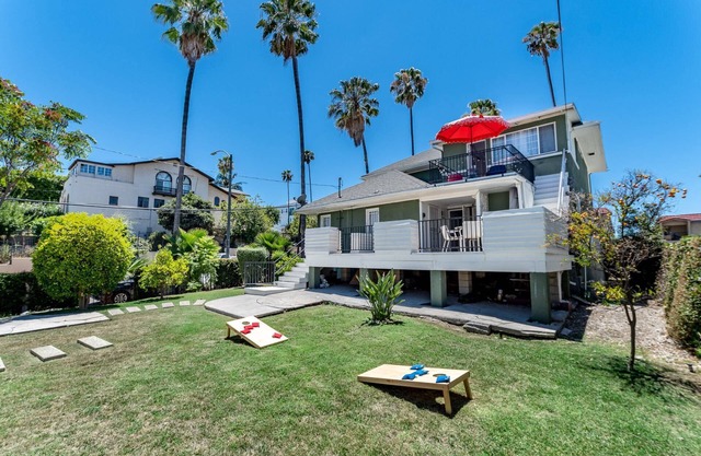 Hollywood Flash Sale Now 25% Off