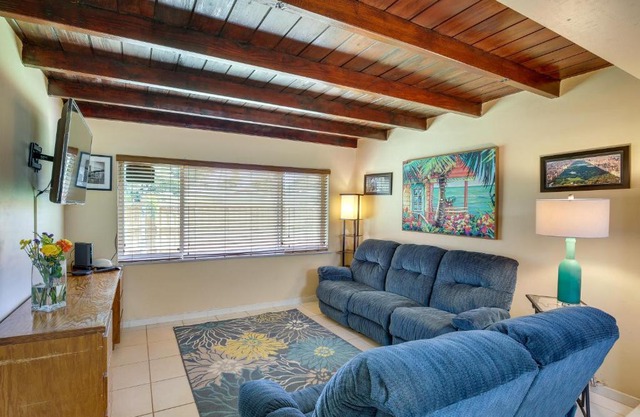 Hollywood Vacation Rental about 4 Miles to the Beach