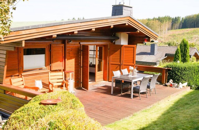 Holzhaus Hubertus am Hennesee