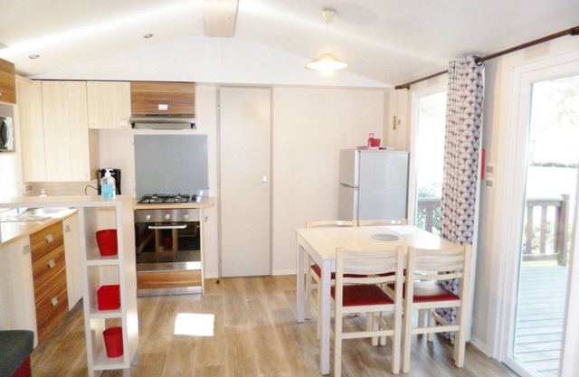 HOME-COZY 40m2 Night or Stay (3Ch-2SdB-2Wc) Direct access to the sea, 4 * Campsite