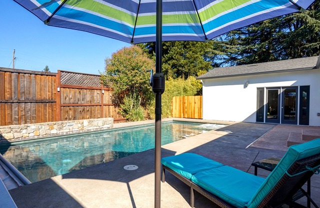 Home near montgomery village w/heated pool