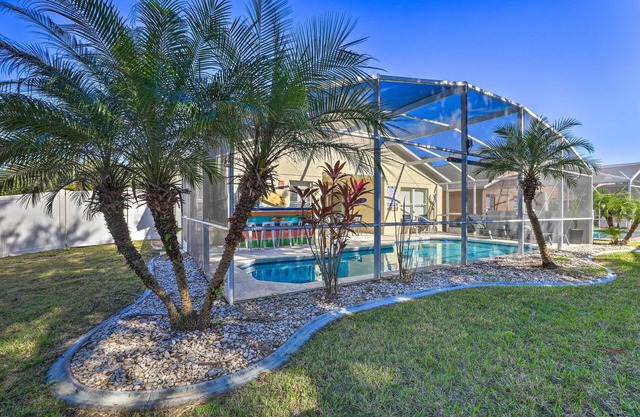 Home Theater + Pool w/Projector: Clermont Retreat