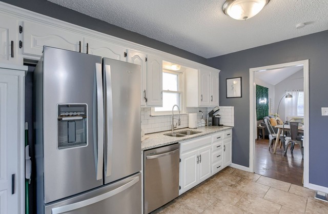 Home with 3BR, Hot Tub and Fire Pit