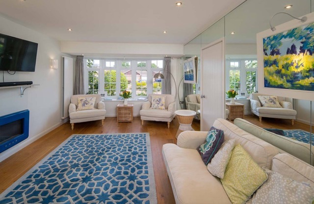 Homely, Elegant 3 bed property in the seaside village of Bembridge