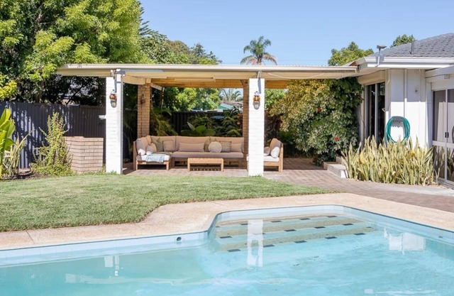 Homely with Large Pool - Family Friendly!