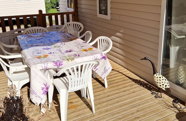 Homerez - 100 m away from the beach! Nice bungalow for 6 ppl. with shared pool