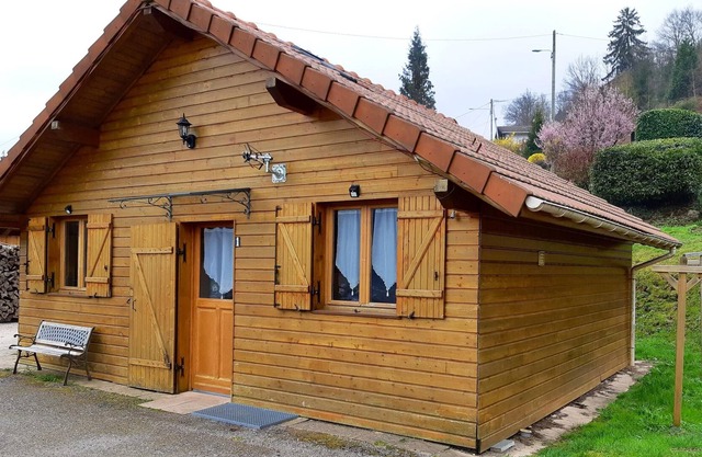 Homerez - Amazing chalet for 6 ppl. with terrace at Fresse-sur-Moselle