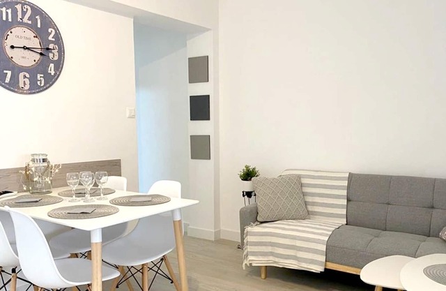 Homerez - Appartement 1 km away from the beach for 4 ppl. with balcony at Gandia