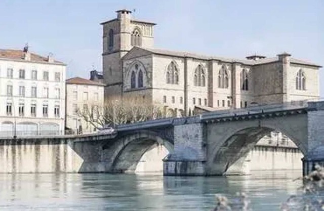 Homerez - Apt in Romans-sur-Isère - Parking incl.