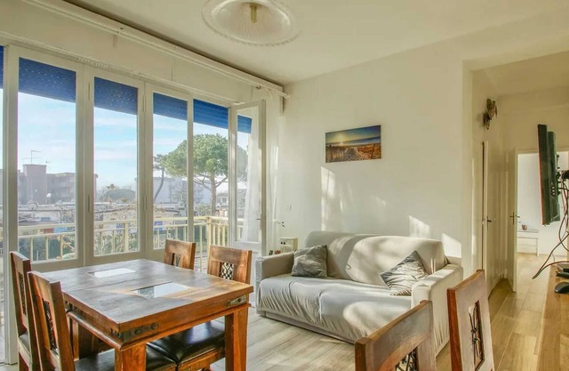 Homerez - Apt in Lido di Pomposa, balcony.