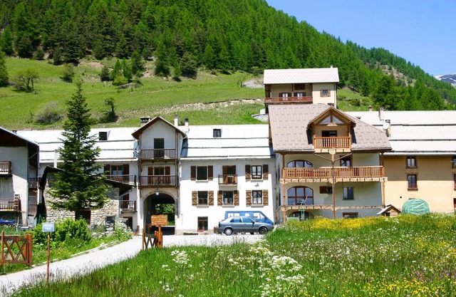 Homerez - Apt. in Le Coin, Mountain View