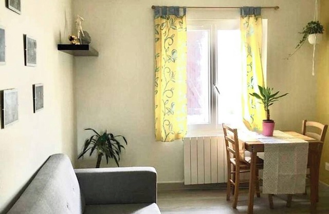 Homerez - Apt. in Stains, free Netflix