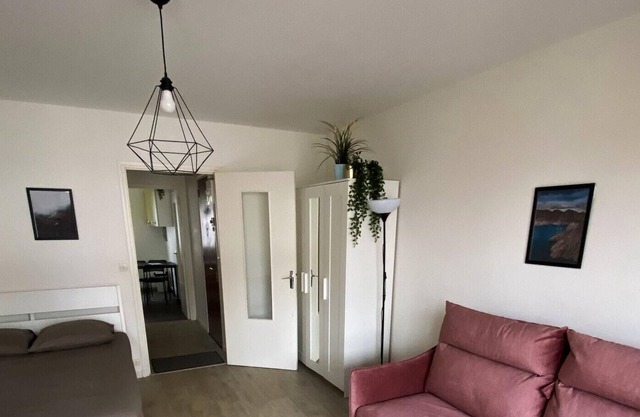 Homerez - Beautiful studio for 4 ppl. with balcony at Thorigny-sur-Marne