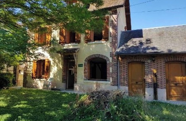 Homerez - Beautiful house for 8 ppl. with garden and terrace at Cézy