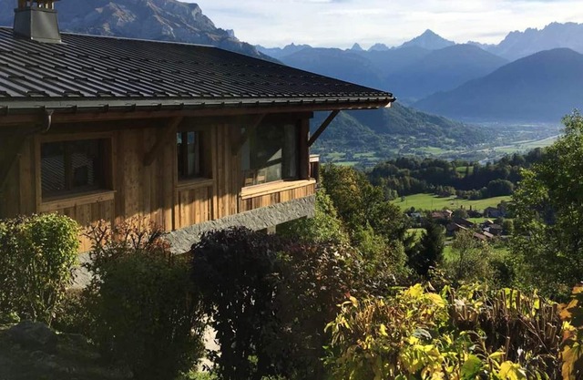 Homerez - Big chalet for 12 ppl. with terrace and balcony at Cordon