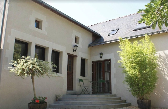 Homerez - Charming Family House in Denée with Garden and Leisure