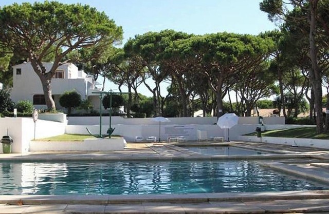 Homerez - Charming House in Albufeira with Shared Pool