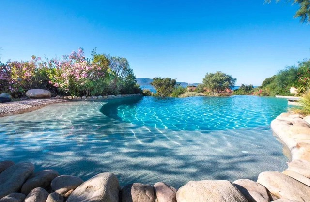 Homerez - Charming house in Olmeto with shared pool