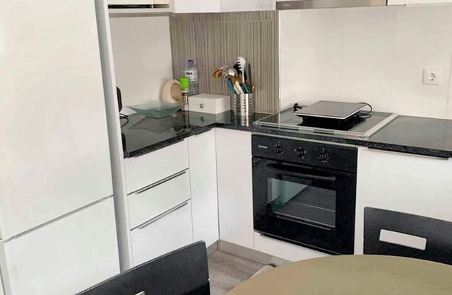Homerez - Comfortable apartment in Nazaré - 55 m² with private parking