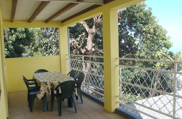 Homerez - Comfortable House in Saint Paul with Sea View