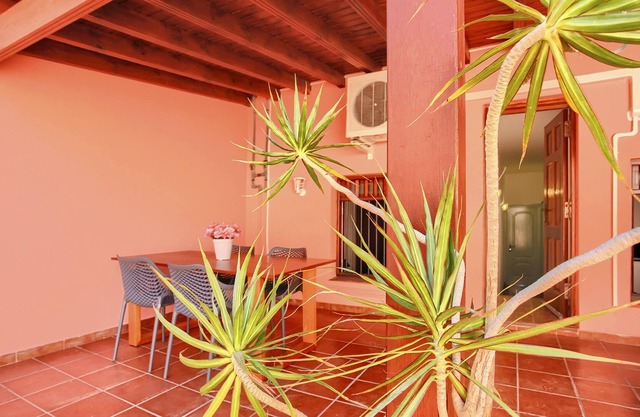 Homerez - Spacious house with garden and terrace