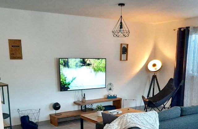 Homerez - House for 7 ppl. with swimming-pool at Saint-Pierre-de-Clairac