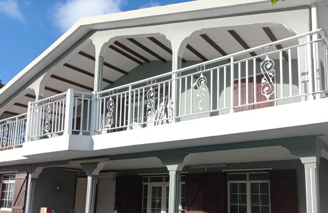 Homerez - House 7 km away from the beach for 6 ppl. at Capesterre-Belle-Eau