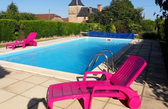 Homerez - House for 2 ppl. with shared pool and garden at Frayssinet-le-Gélat