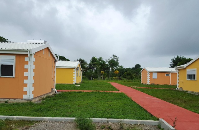 Homerez - House 15 km away from the beach for 2 ppl. with garden at Macouria