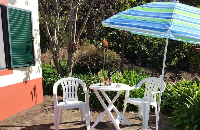 Homerez - House for 3 ppl. with sea view, terrace and balcony at Ponta do pargo