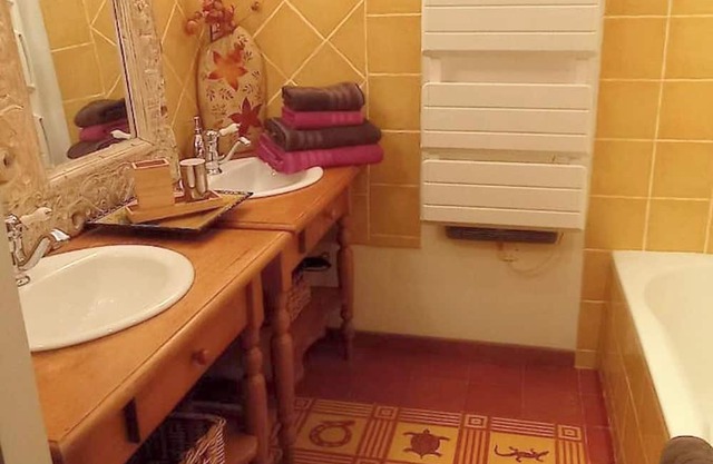 Homerez - House with pool in Cheval-Blanc