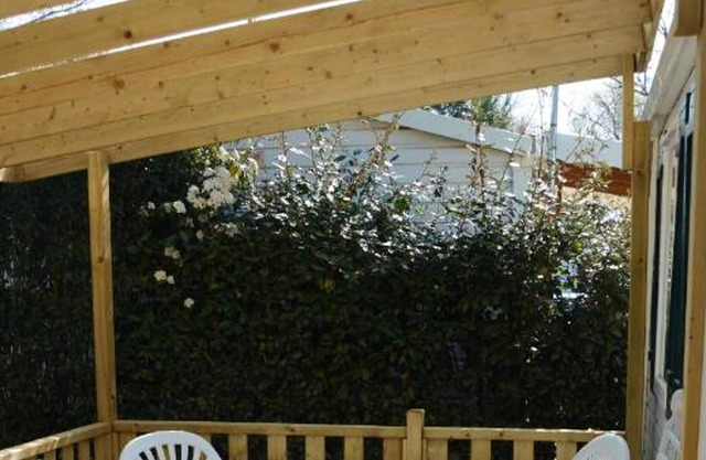 Homerez - Nice bungalow for 6 ppl. with shared pool at La Roque-d'Anthéron