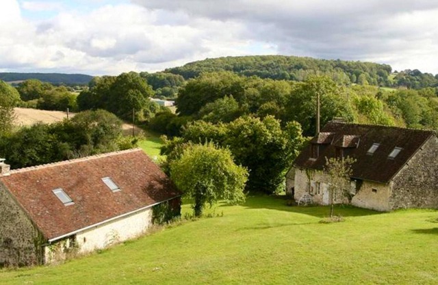 Homerez - Nice property for 6 ppl. with terrace at Colonard-Corubert