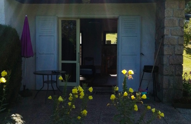 Homerez - Nice studio for 2 ppl. with terrace at Treignac