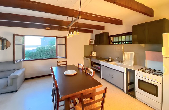 Homerez - Peaceful House in Bauduen with Terrace and Garden View