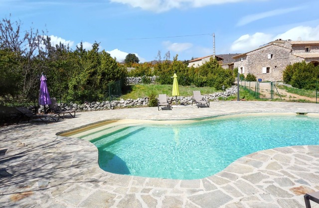 Homerez - Spacious house in Simaine La Rotonde