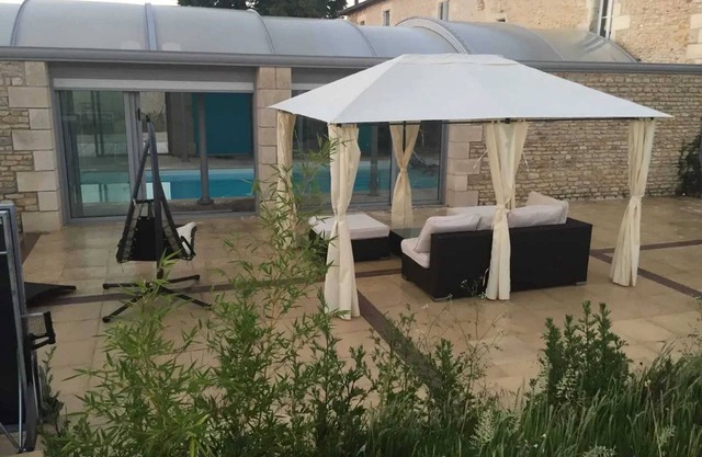 Homerez - Spacious villa near Poitiers with private pool