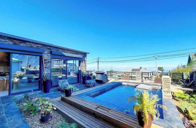 Homerez - Spacious Villa with Private Pool in Le Tampon