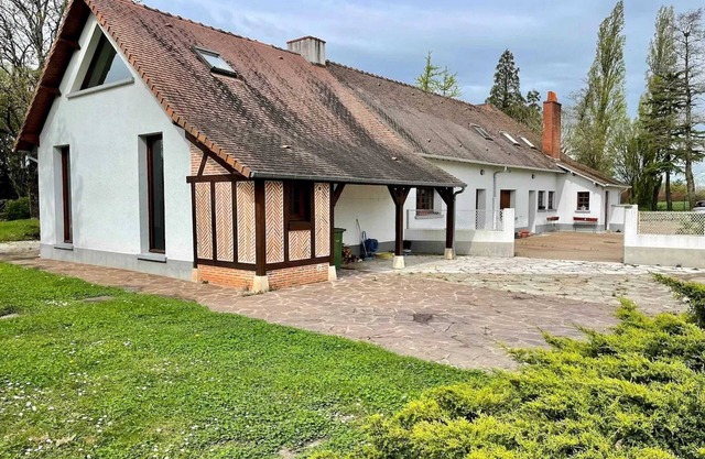 Homerez - Vacation home in La Ferté-Saint-Cyr