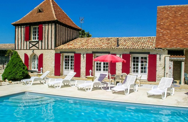 Homerez - Villa for 6 ppl. with swimming-pool, garden and terrace at Gardonne