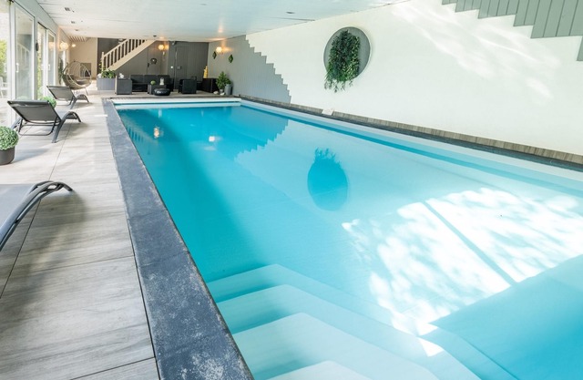 Homerez - Villa for 8 ppl. with swimming-pool, garden and terrace at Guipry