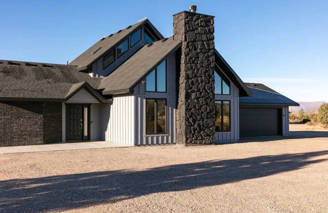 Homestead Cabin/Housen15-20 minutes North of St.George by Snow Canyon State Park
