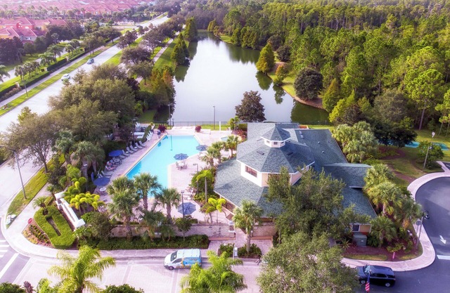 Homey Nature Escape – Luxury Condo for 6 in Desirable Caribe Cove Resort!