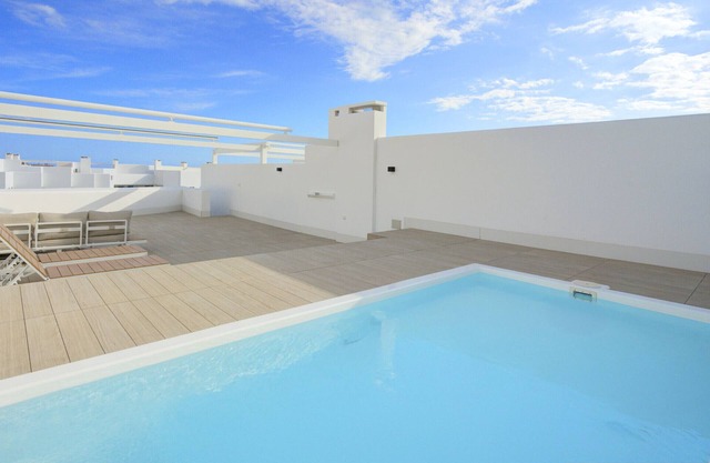 Homity Penthouse + Pool MF-2-P3-4B